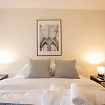 Live The City Central Apartment For 3